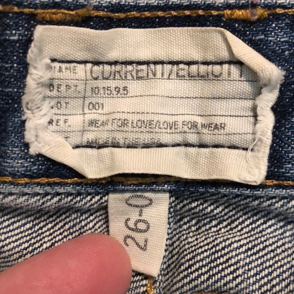 CURRENT ELLIOTT size 26 Stretch Denim Shorts 5”’ Inseam Soft Light Distress 5Pkt - Picture 3 of 12